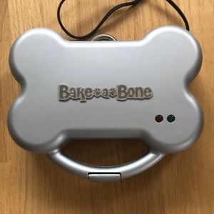 Bake a Bone Dog Bone Maker NWOT